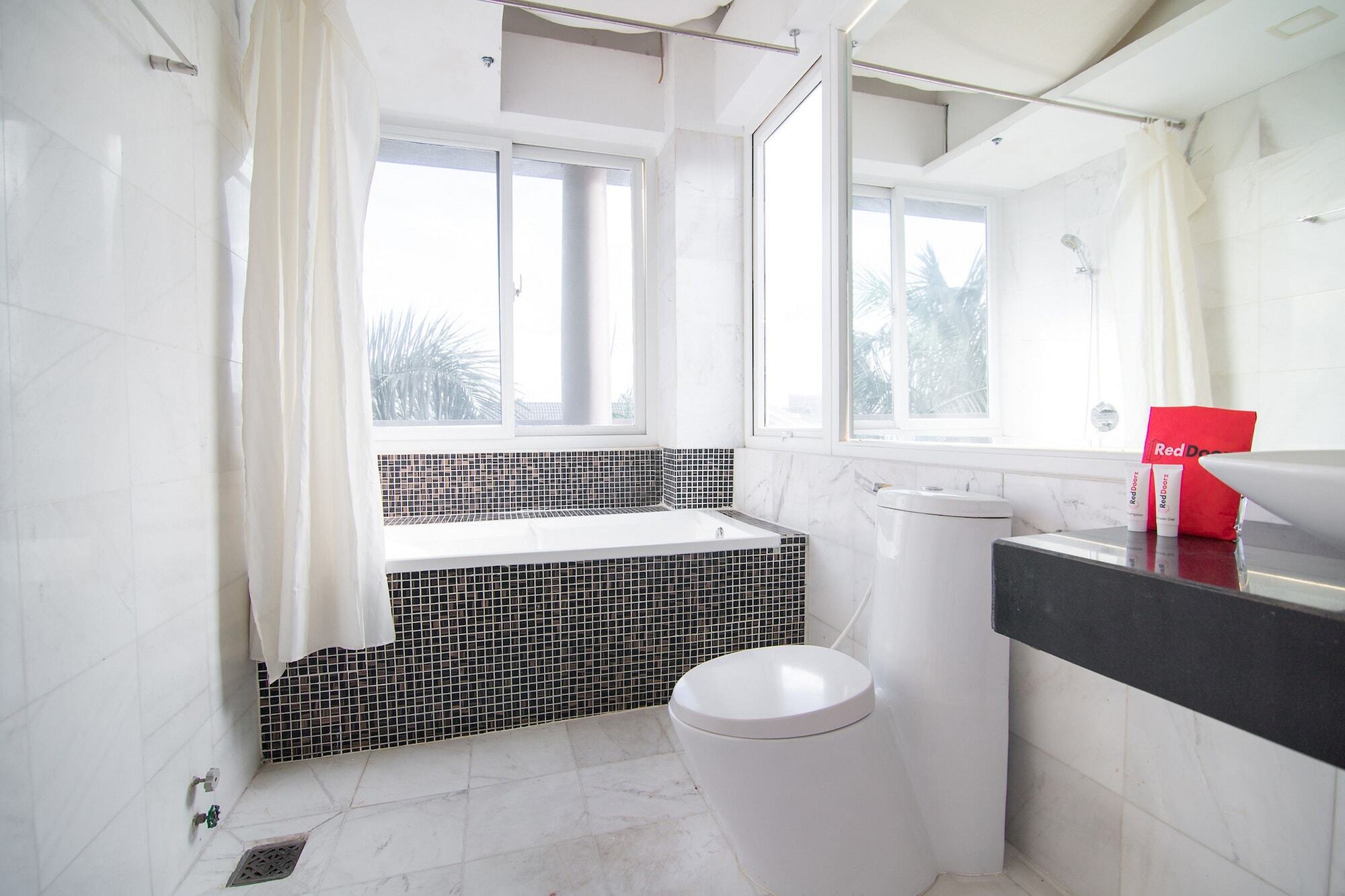 Reddoorz Plus Near Secc 2 Ho Chi Minh City Exterior photo